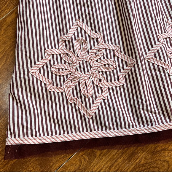 Ann Taylor LOFT Burgundy Stripe Floral Mesh Hem Skirt size 12 - Picture 3 of 8